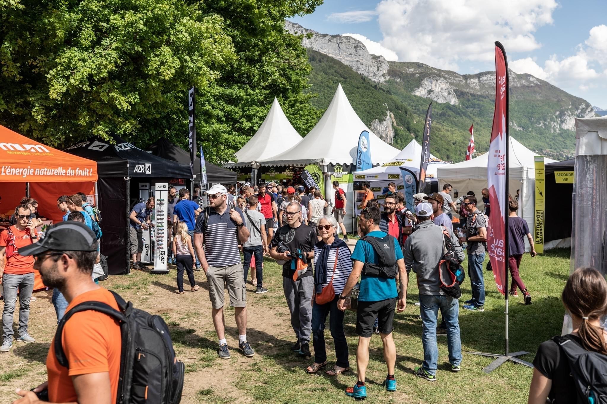 <div class="lienMaster"><img src="https://www.coverevent.fr/assets/images/svg/pagode.svg" class="fr-fic fr-dii"><div class="content"><h3>Pagode</h3><p class="btnCover">Découvrir</p></div></div> -image